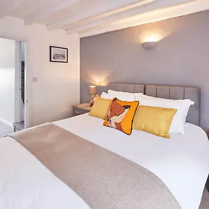 Host & - Dove Grey, 25 West End Holiday home